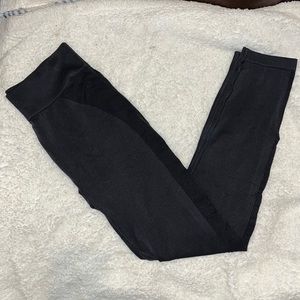 Tory Sport Women’s Black 7/8 Tights Leggings in solid black size small